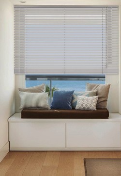 Persiana Veneciana de Aluminio Lama de 25 mm.